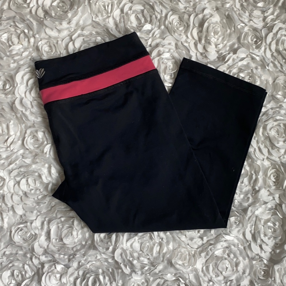 Forever 21 Capri workout pants size xs
